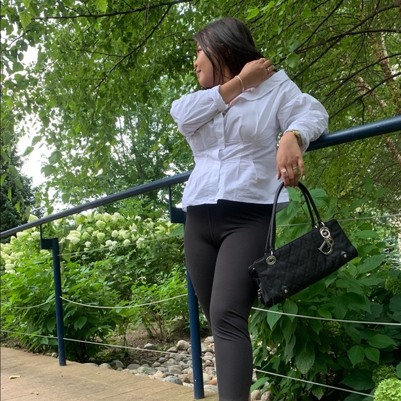 Meet your Posher, April - Picture 1 of 1